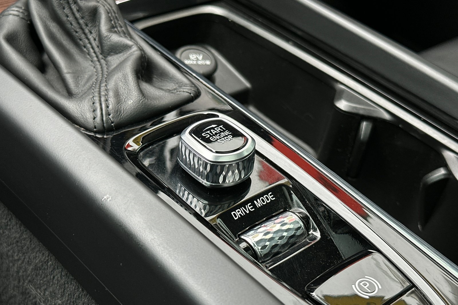 2021 Volvo XC60 T5 Momentum photo 24