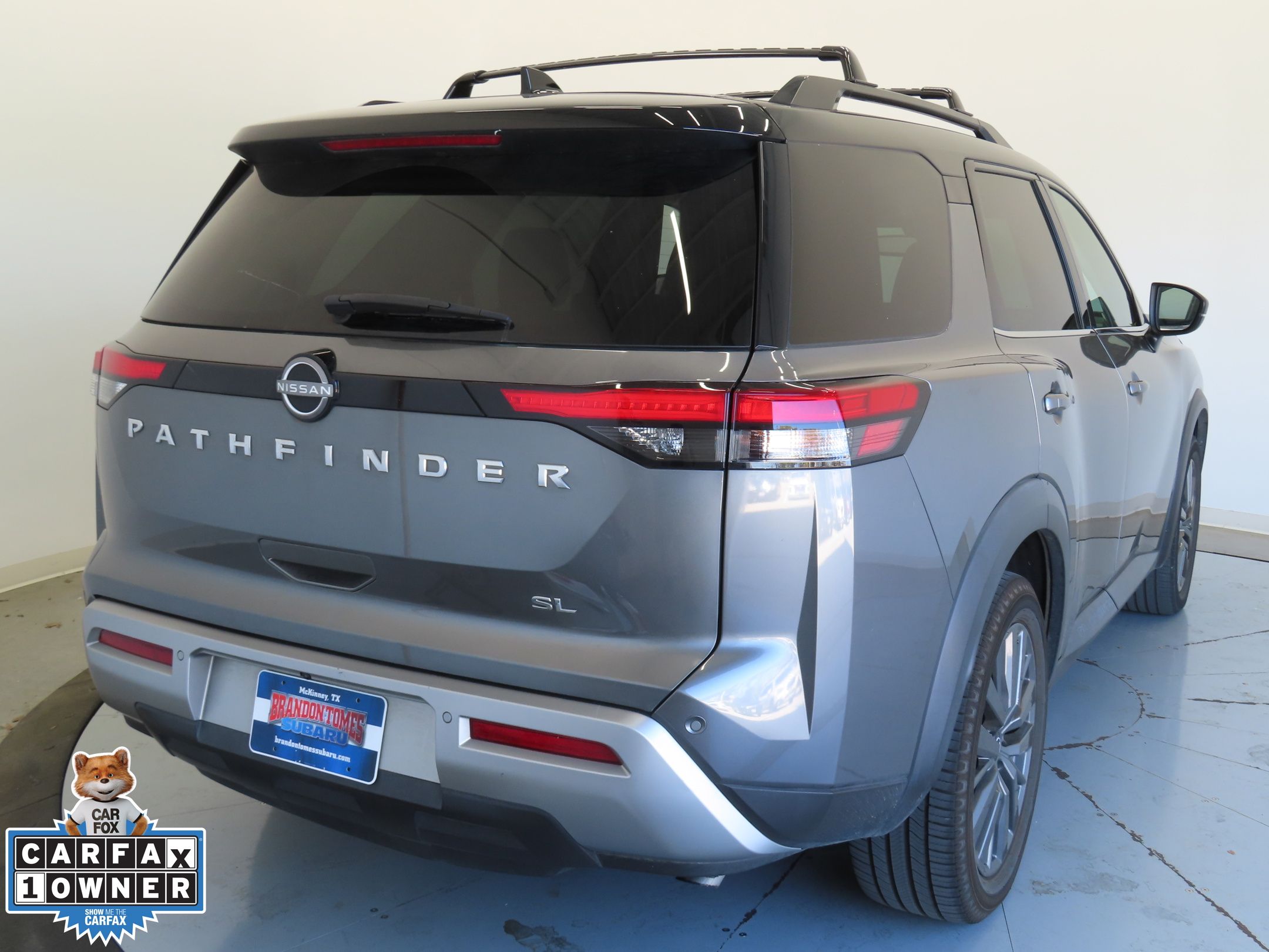 2022 Nissan Pathfinder SL photo 3