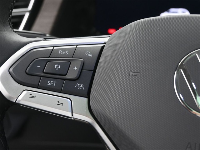 2025 Volkswagen Atlas SEL Premium R-Line photo 2
