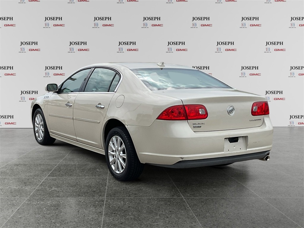 2011 Buick Lucerne CX photo 6