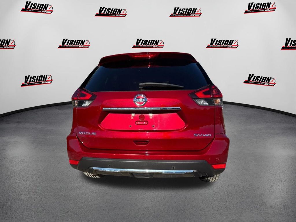 2019 Nissan Rogue SV photo 6