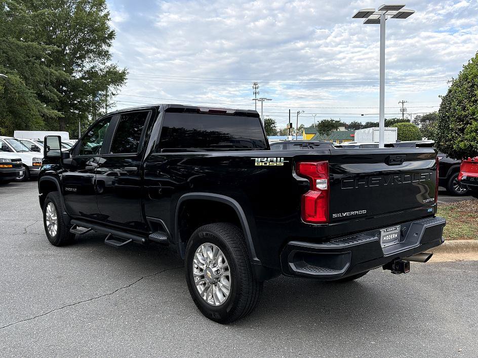 2020 Chevrolet Silverado 2500HD Custom photo 3