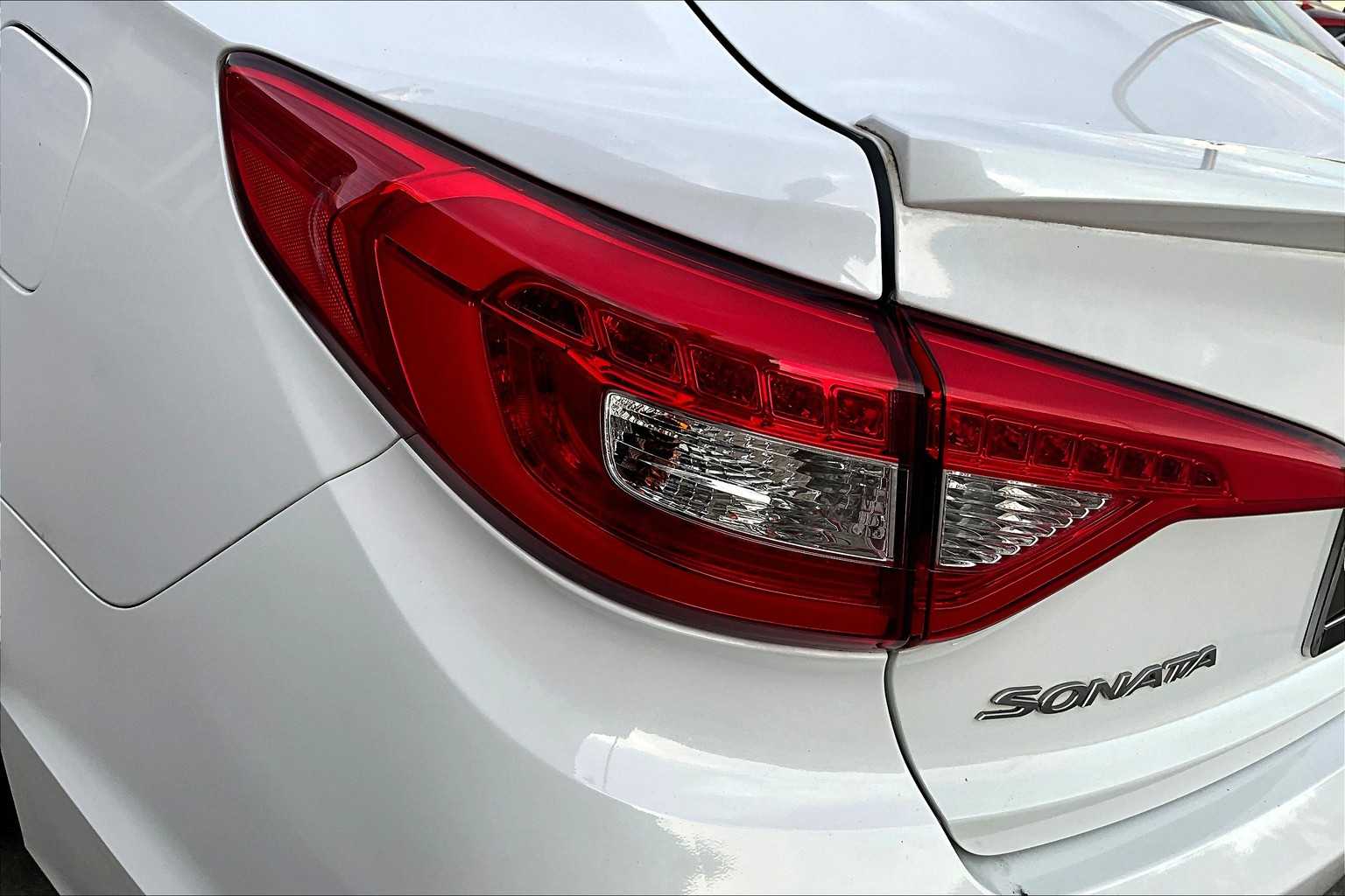 2015 Hyundai Sonata Limited photo 24