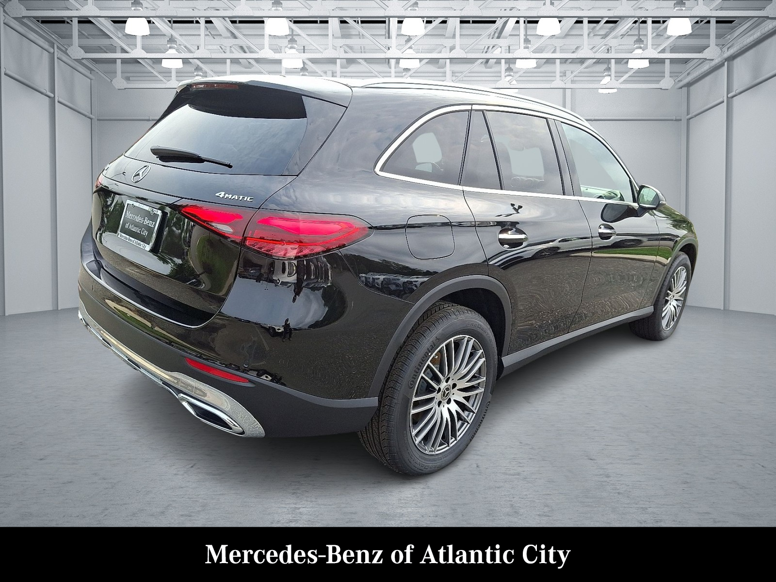 2025 Mercedes Benz GLC 300 4MATIC photo 4