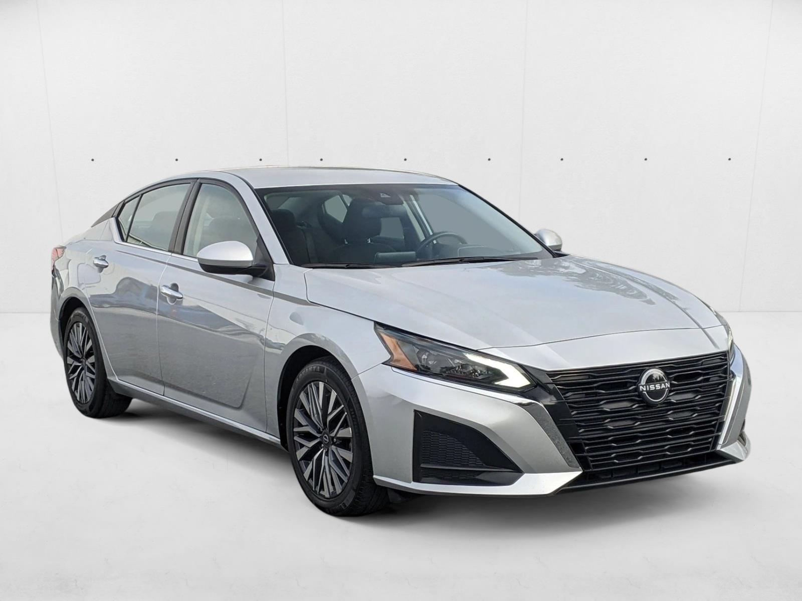 2023 Nissan Altima 2.5 SV photo 3