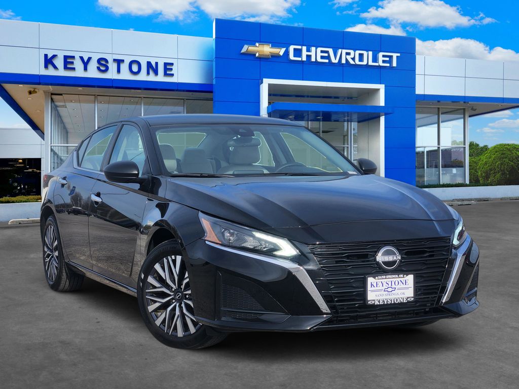 2025 Nissan Altima SV's photo