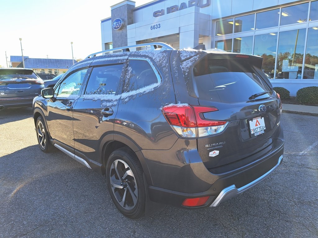 2024 Subaru Forester Touring photo 3