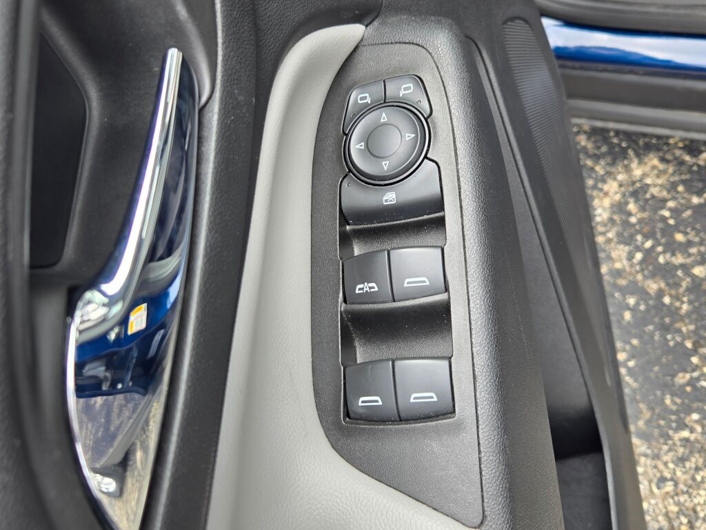 2022 Chevrolet Equinox LS photo 17