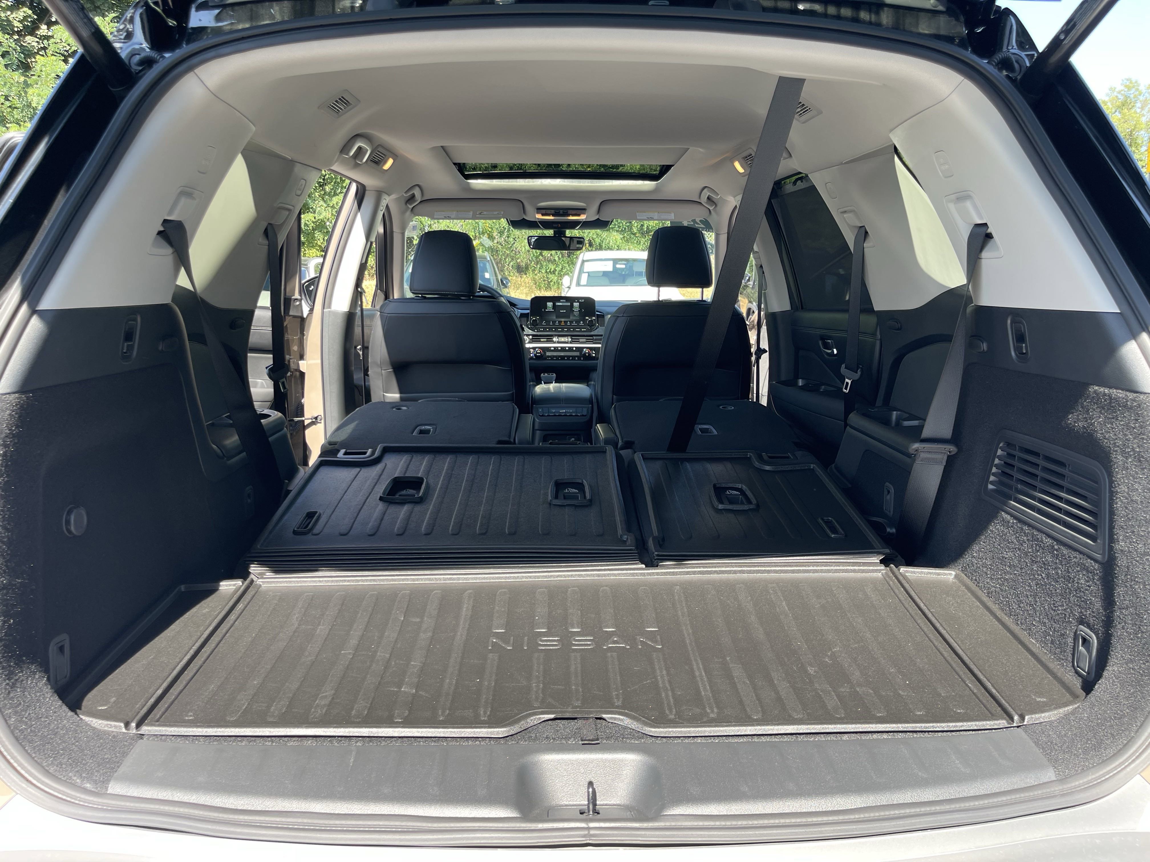 2024 Nissan Pathfinder Platinum photo 20