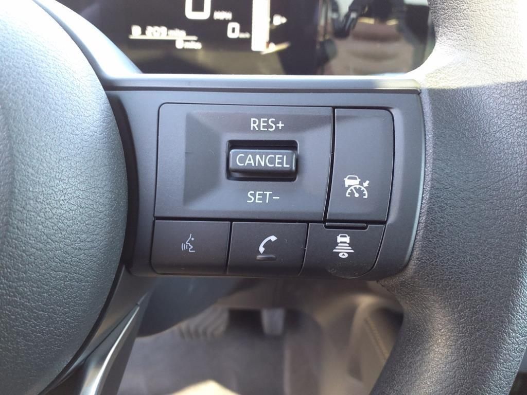 2025 Nissan Kicks SV photo 14