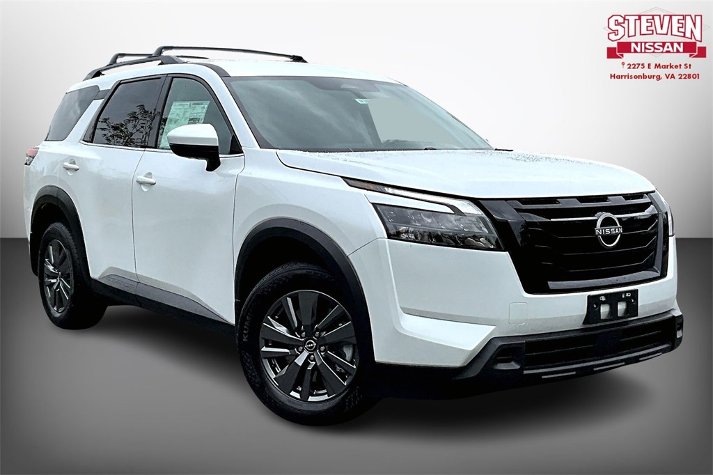 2025 Nissan Pathfinder SV's photo