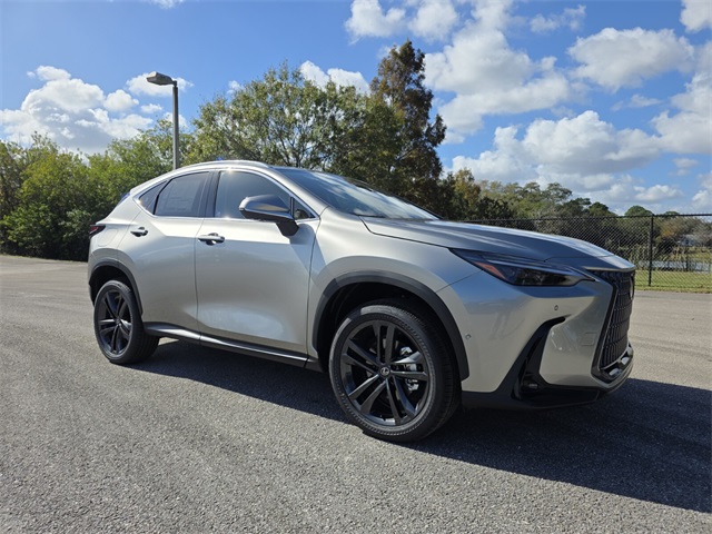 2026 Lexus NX PHEV 450h+'s photo