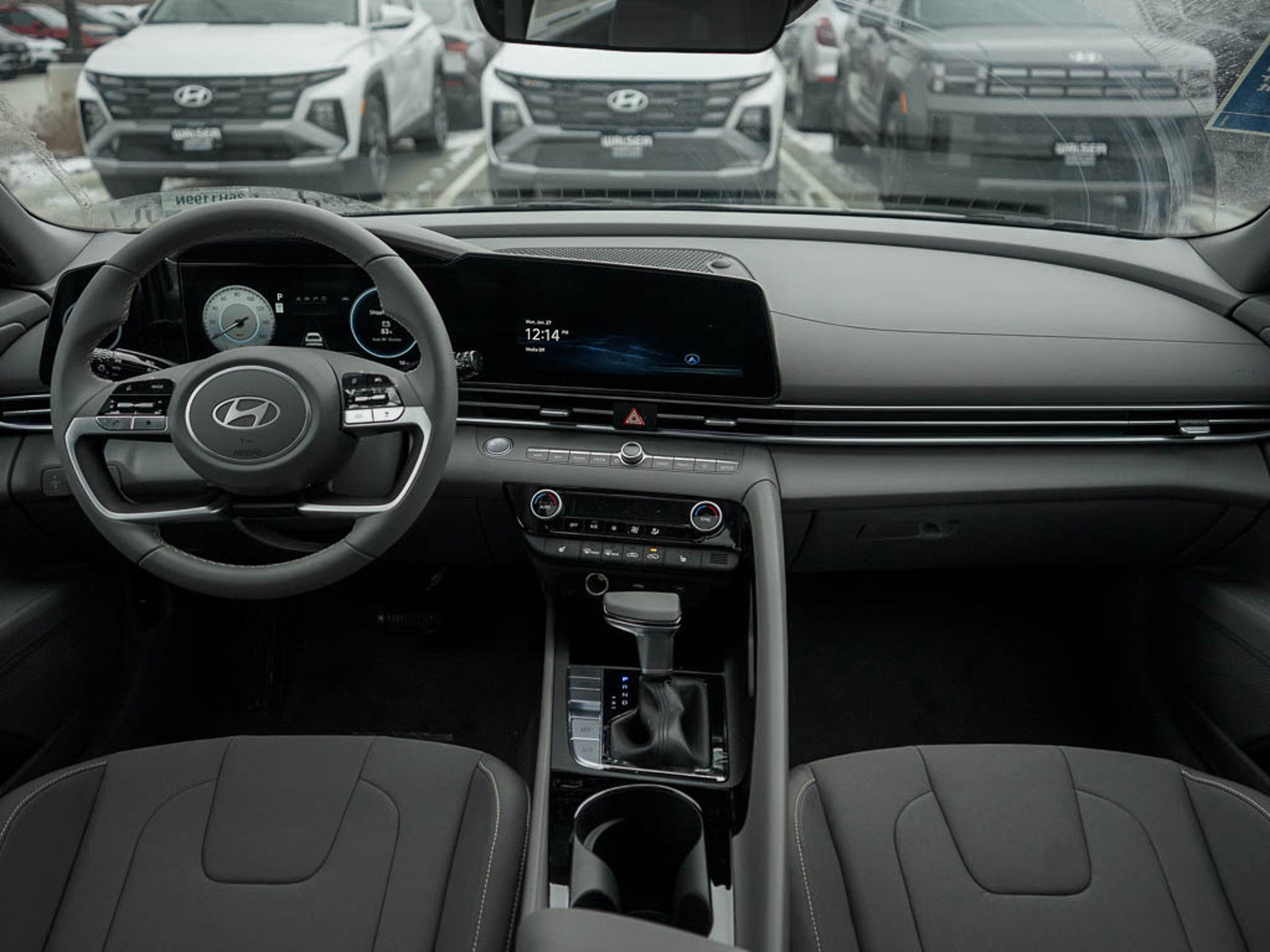 2025 Hyundai Elantra SEL Convenience photo 11