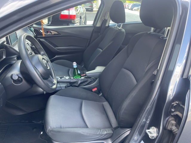 2015 Mazda Mazda3 i Sport photo 11