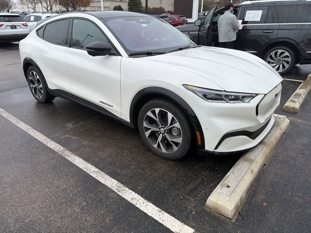 2022 FORD MUSTANG MACH-E - Image 2