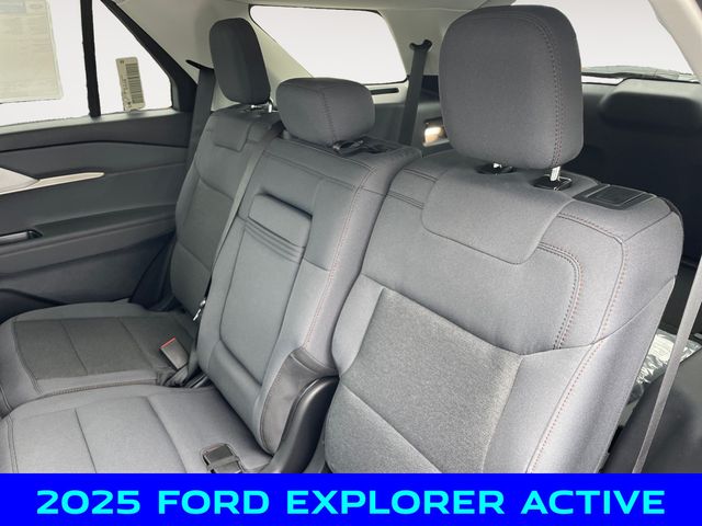 2025 Ford Explorer photo 12