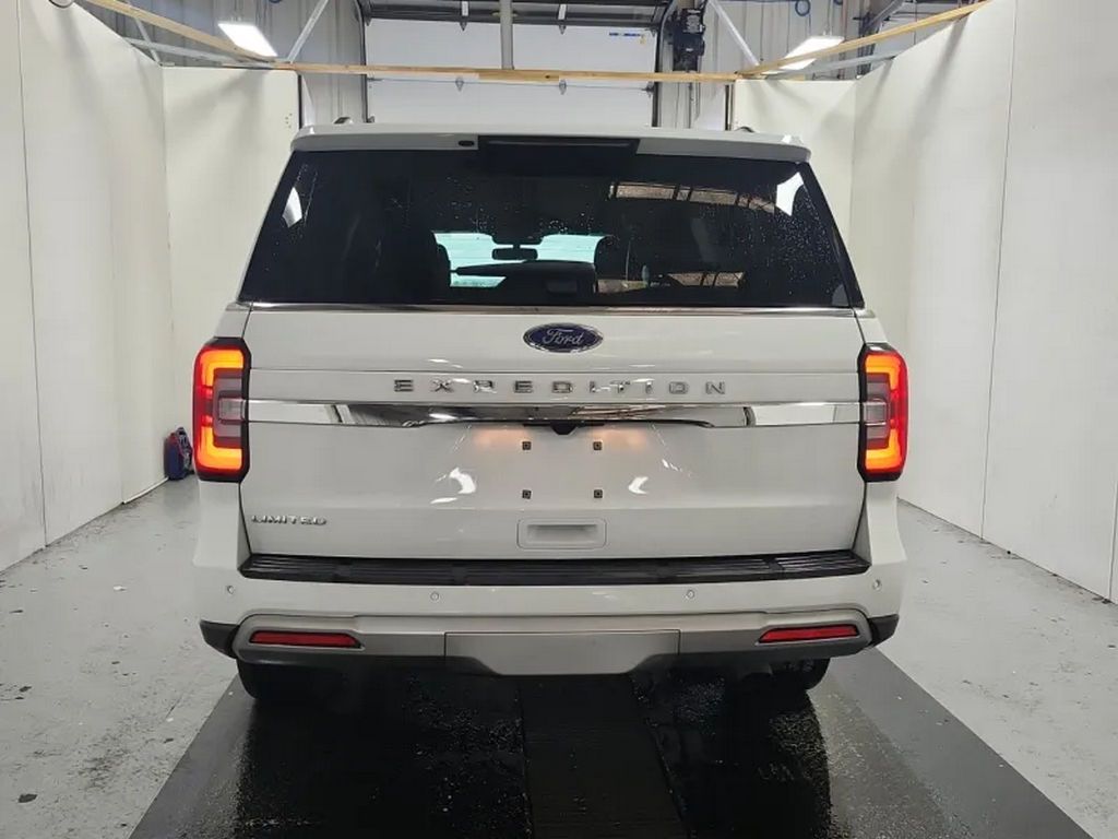 2024 Ford Expedition Limited photo 3