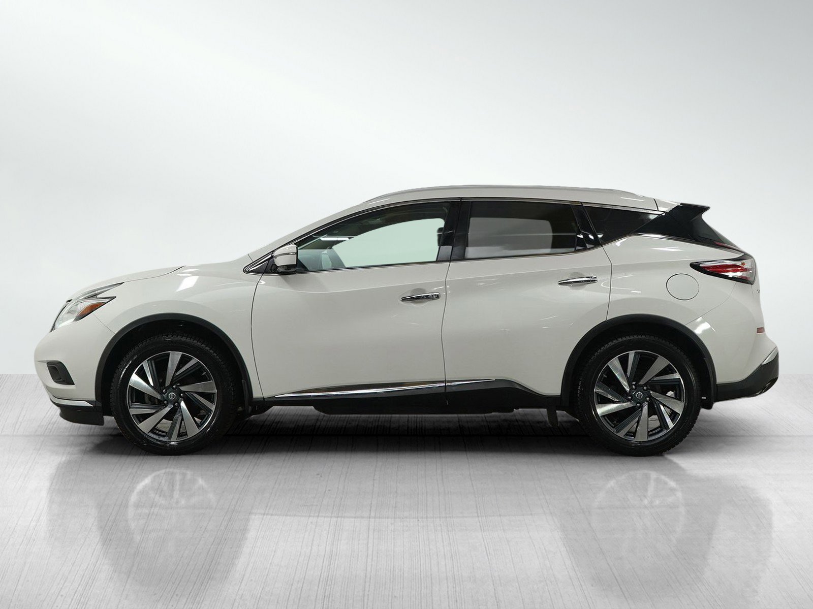 Used 2018 Nissan Murano Platinum with VIN 5N1AZ2MH7JN128113 for sale in Burnsville, Minnesota