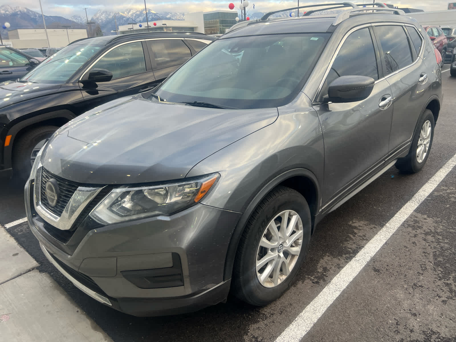 2020 Nissan Rogue SV's photo