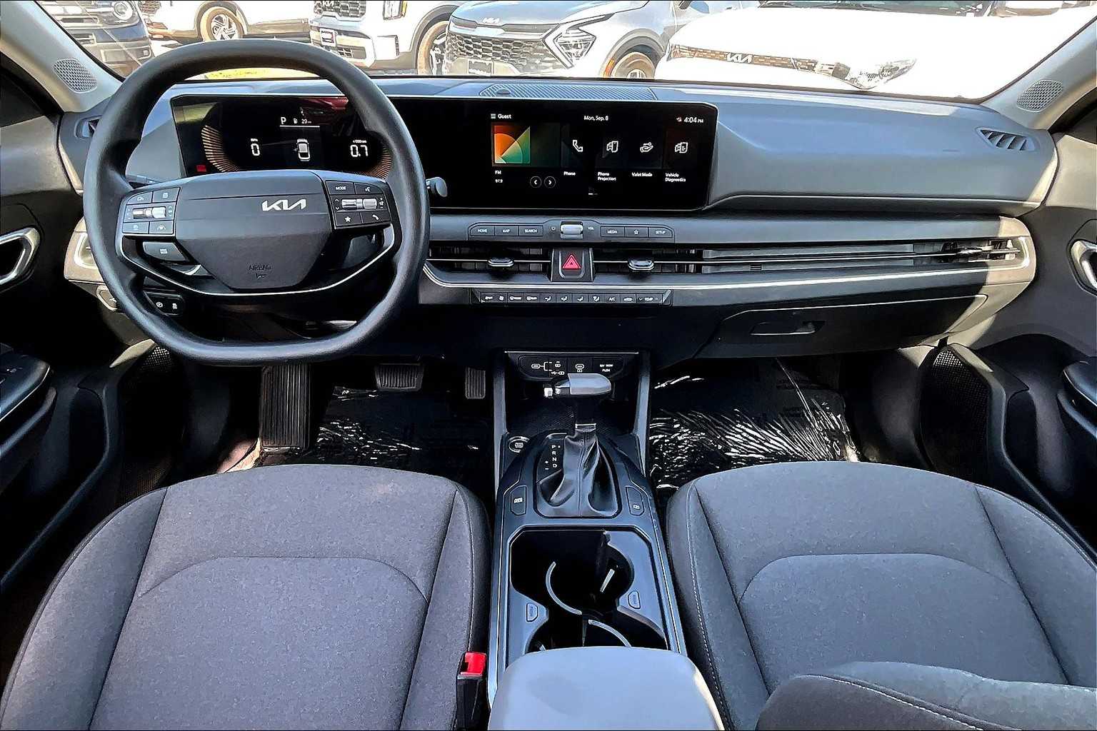 2025 Kia K4 LXS photo 13