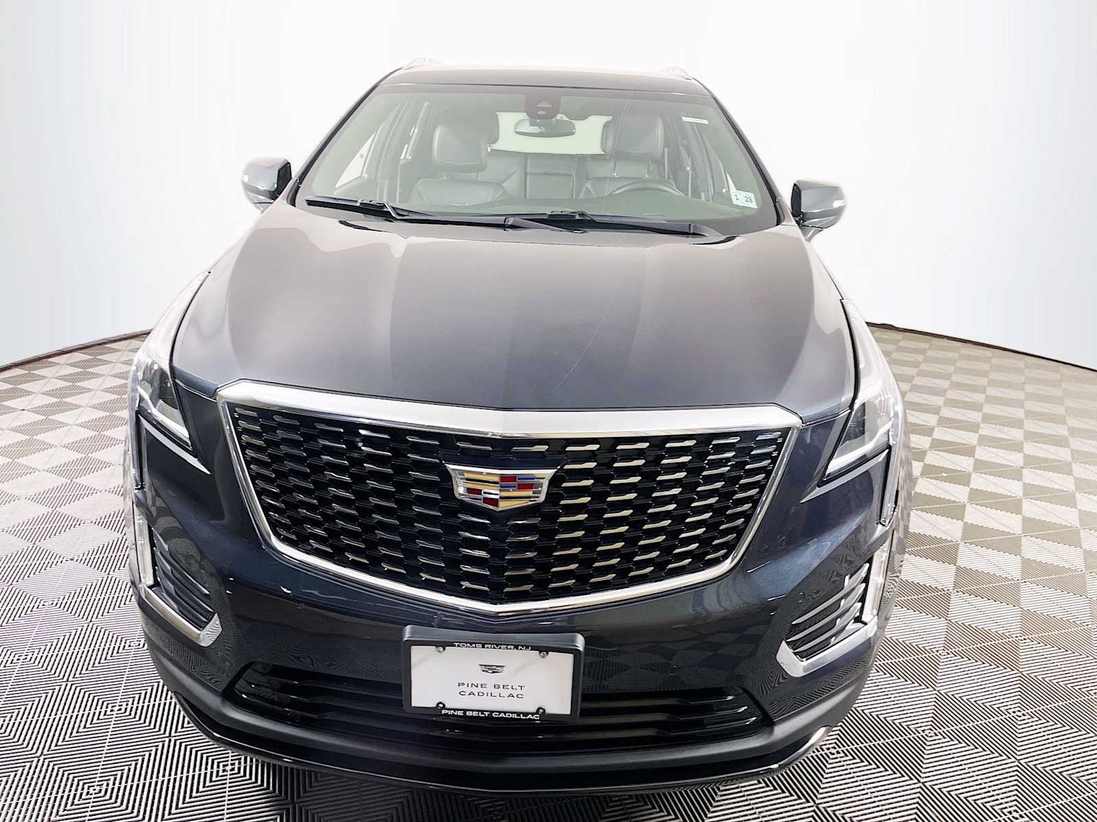 2023 Cadillac XT5 Luxury photo 2