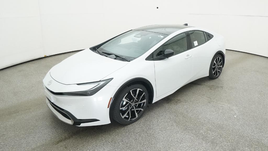 2025 Toyota Prius XSE's photo