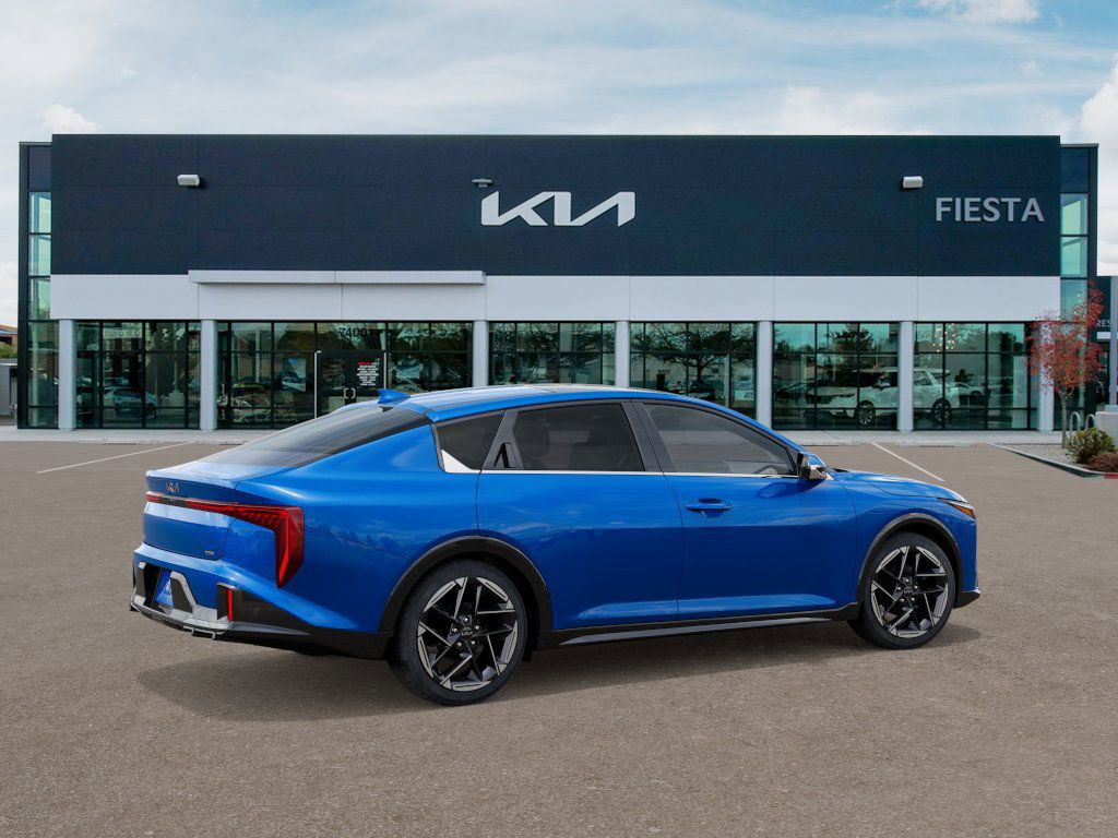 2025 Kia K4 GT-Line photo 5