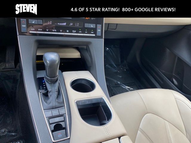 2020 Toyota Avalon XLE photo 18