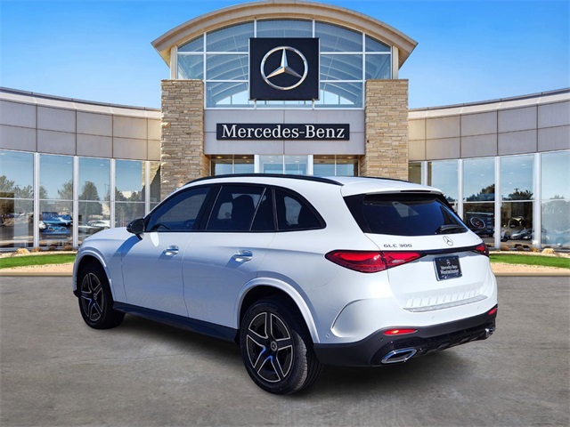 2026 Mercedes Benz GLC 300 4MATIC photo 3