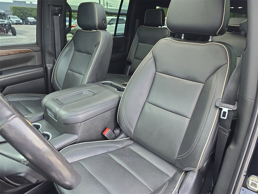 2021 Chevrolet Suburban Premier photo 23