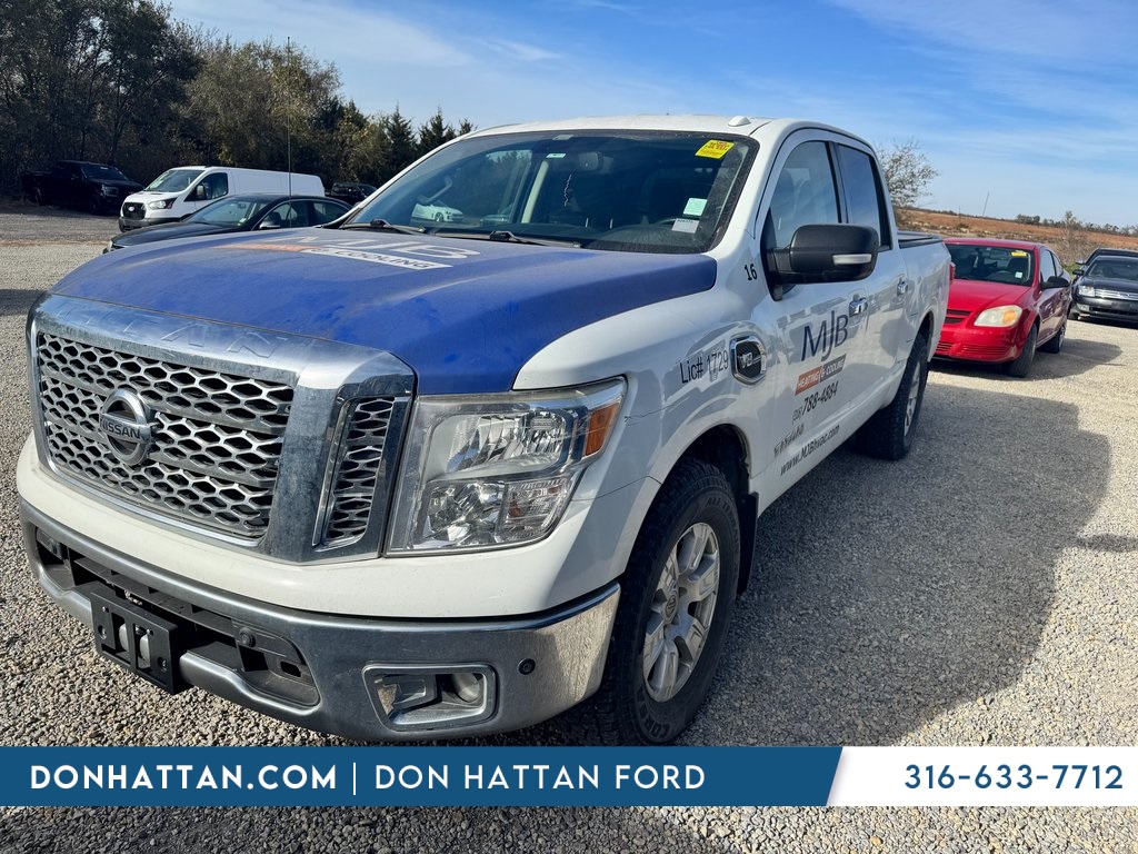 2017 Nissan Titan SV's photo