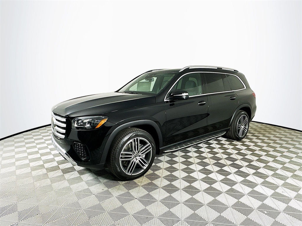 2025 Mercedes Benz GLS 450 4MATIC photo 3