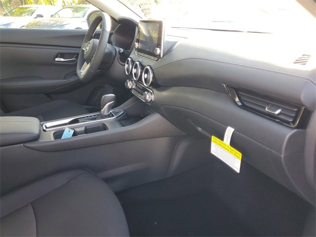 2025 Nissan Sentra SV photo 27