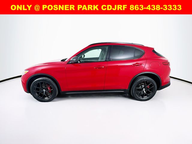 2019 Alfa Romeo Stelvio Base photo 4
