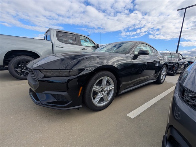 2026 Ford Mustang EcoBoost Premium photo 4