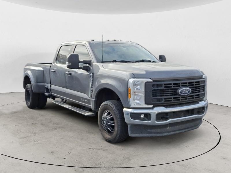 2024 Ford F-350 Super Duty XL's photo