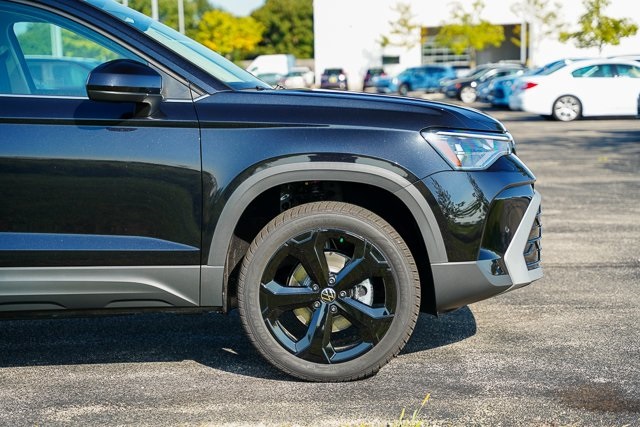 2025 Volkswagen Taos SEL photo 41