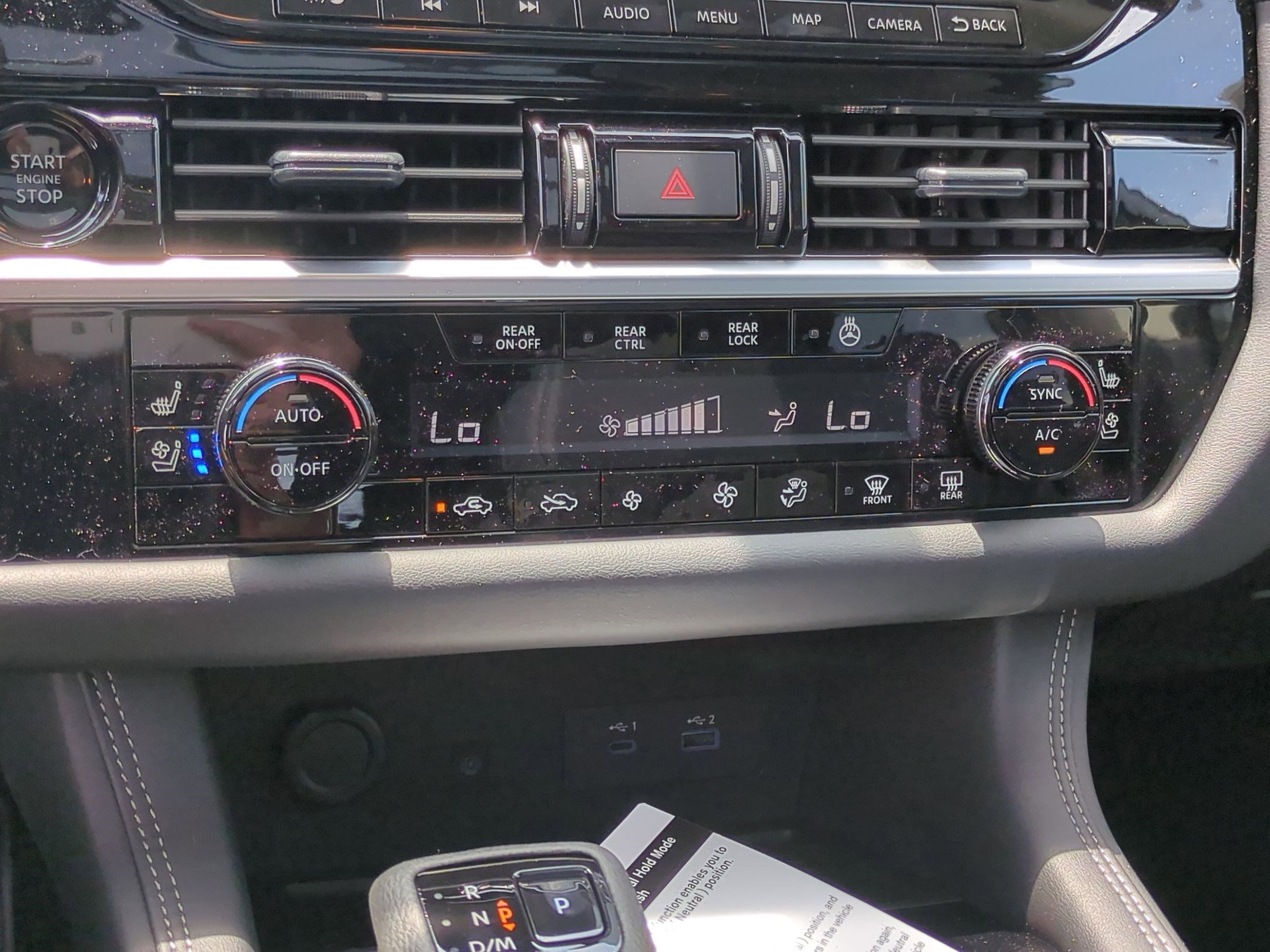 2025 Nissan Pathfinder Platinum photo 8