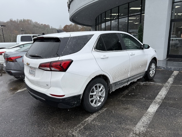 2024 Chevrolet Equinox LT photo 2
