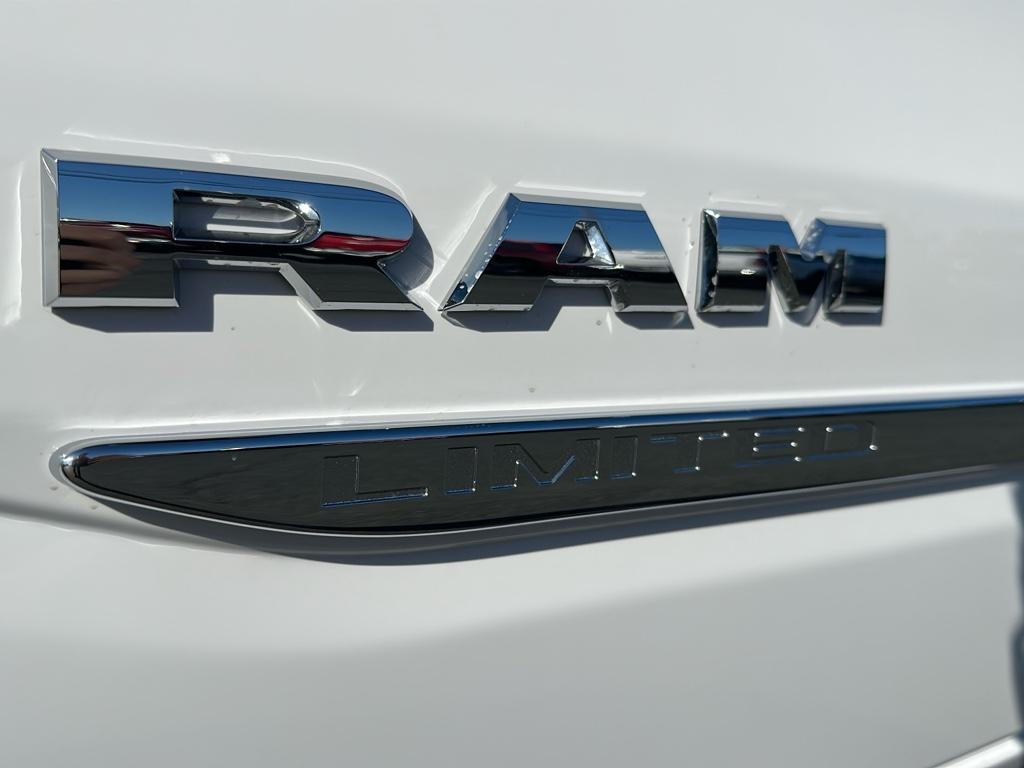 2025 Ram 1500 Limited photo 14
