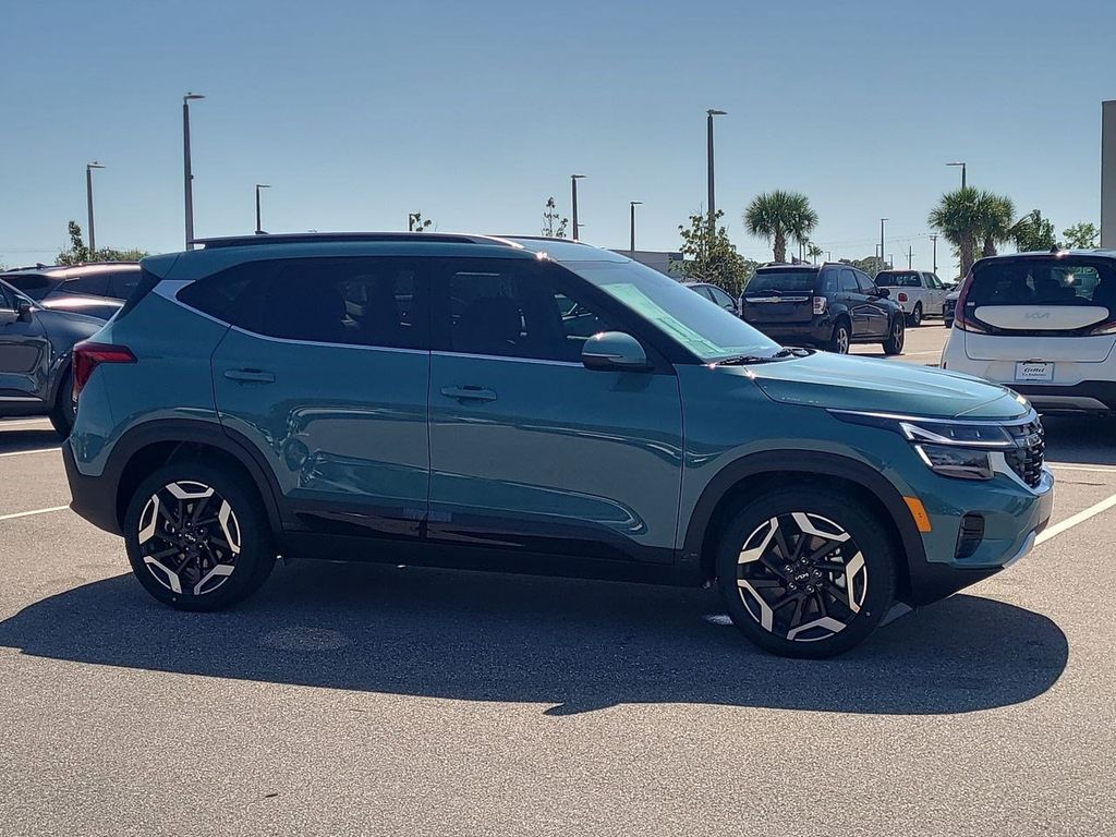 2026 Kia Seltos SX photo 4