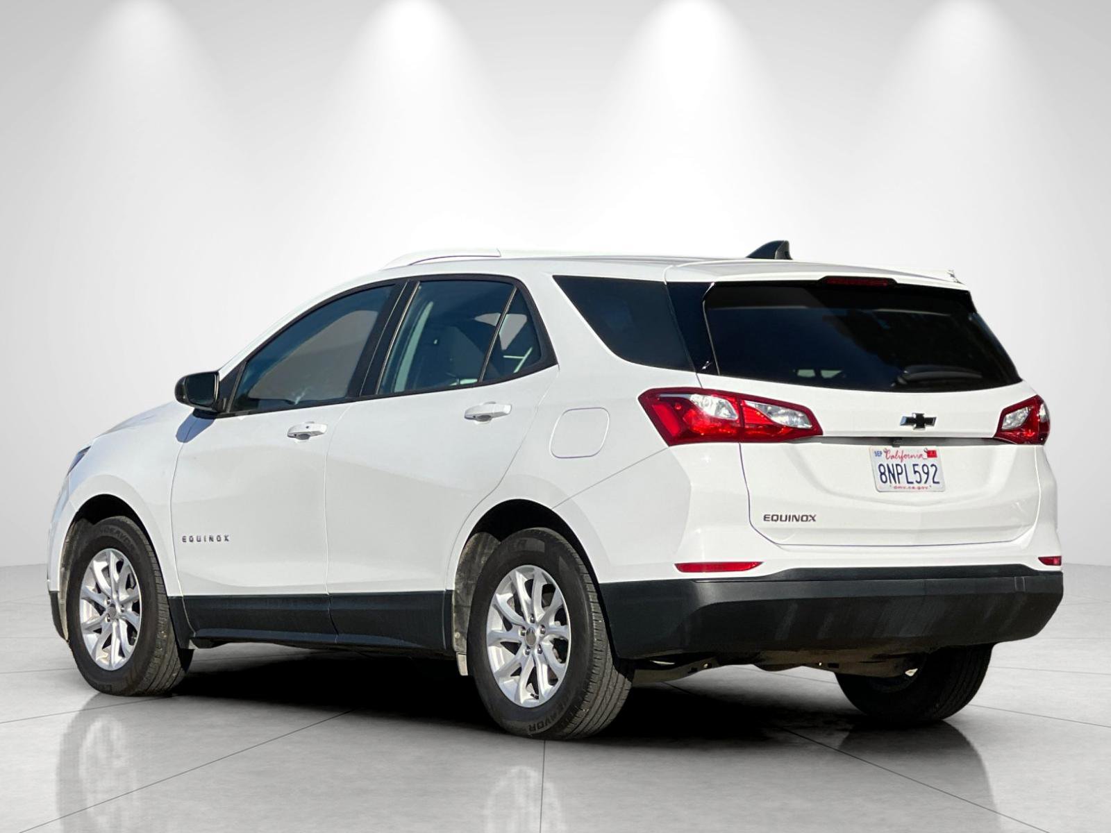 2020 Chevrolet Equinox LS photo 3