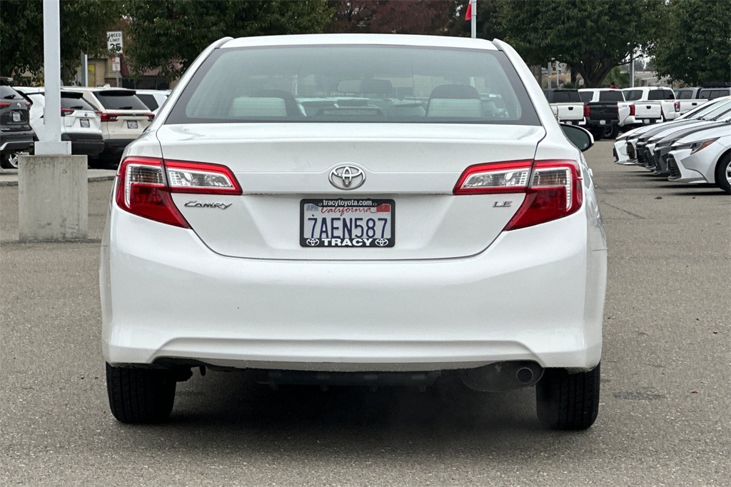 2012 Toyota Camry SE photo 4