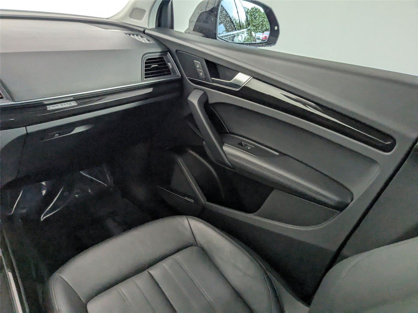 2020 Audi Q5 45 Premium Plus photo 5
