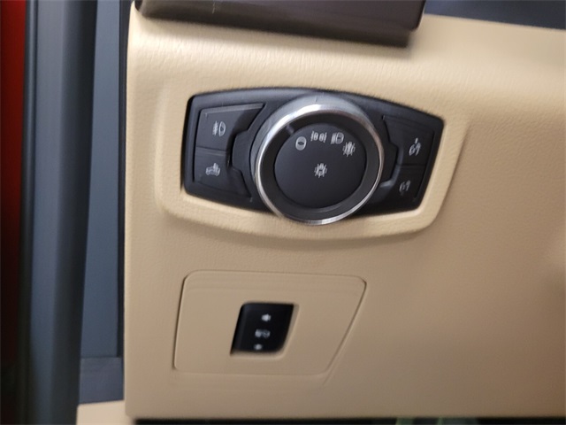 2016 Ford F-150 XLT photo 25