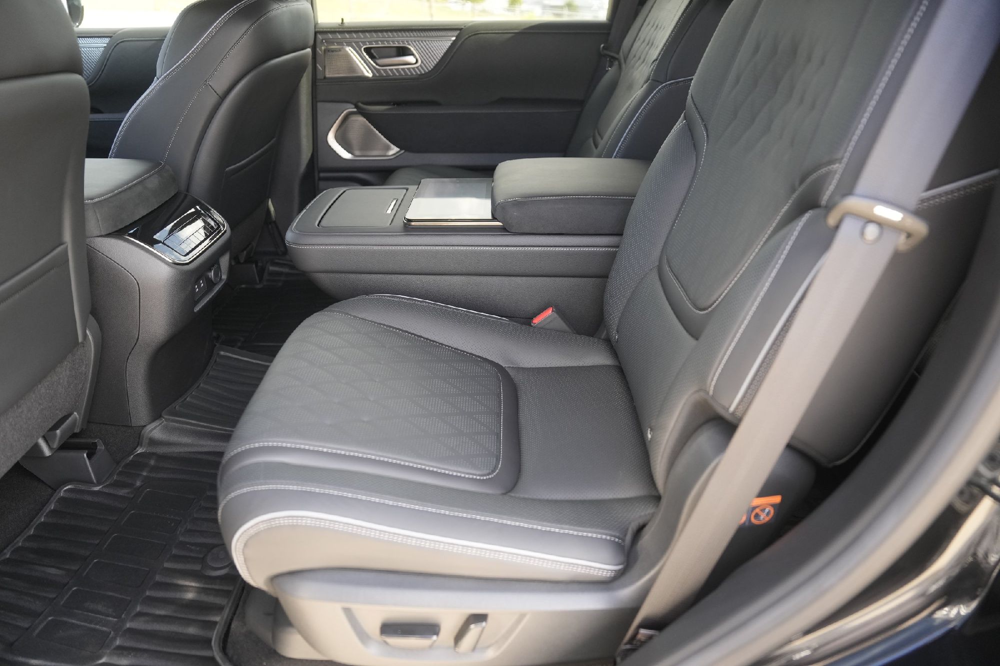 2025 Infiniti QX80 photo 19