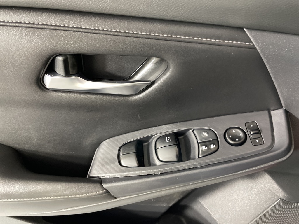 2020 Nissan Sentra SV photo 17