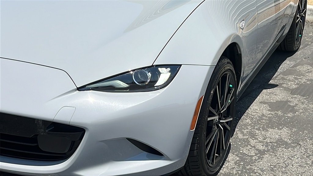 2025 Mazda MX-5 Miata Miata RF Grand Touring photo 4