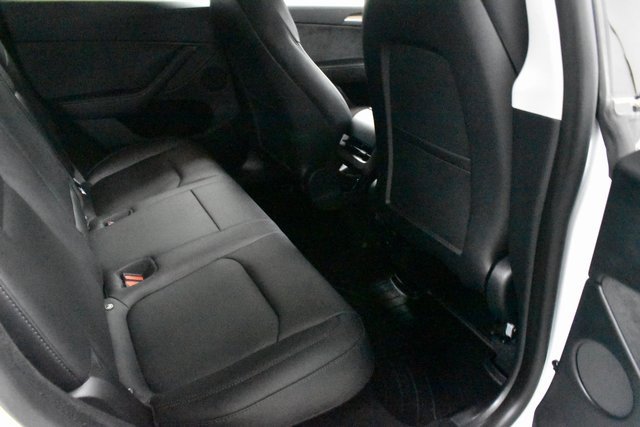 2024 Tesla Model Y Long Range photo 16