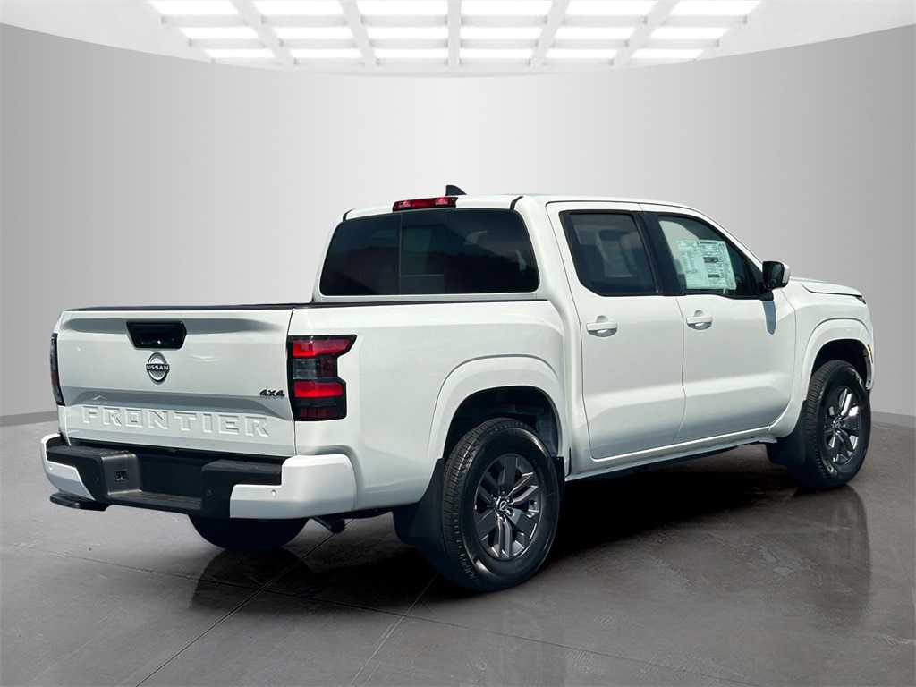 2025 Nissan Frontier Crew Cab SV photo 3